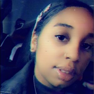 Meet your Posher, Aisha